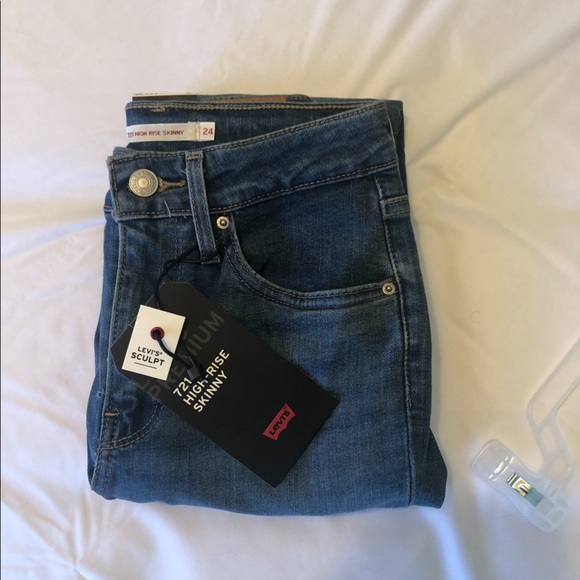 🔴SOLD🔴NWT Levi’s 721 High-Rise Skinny Jeans - Picture 1 of 10